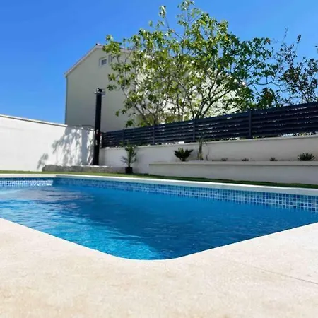 Iva - Private Pool Apartamento *